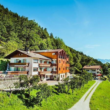Gasthof Hotel Woehrmaurer Feldthurns Exterior foto
