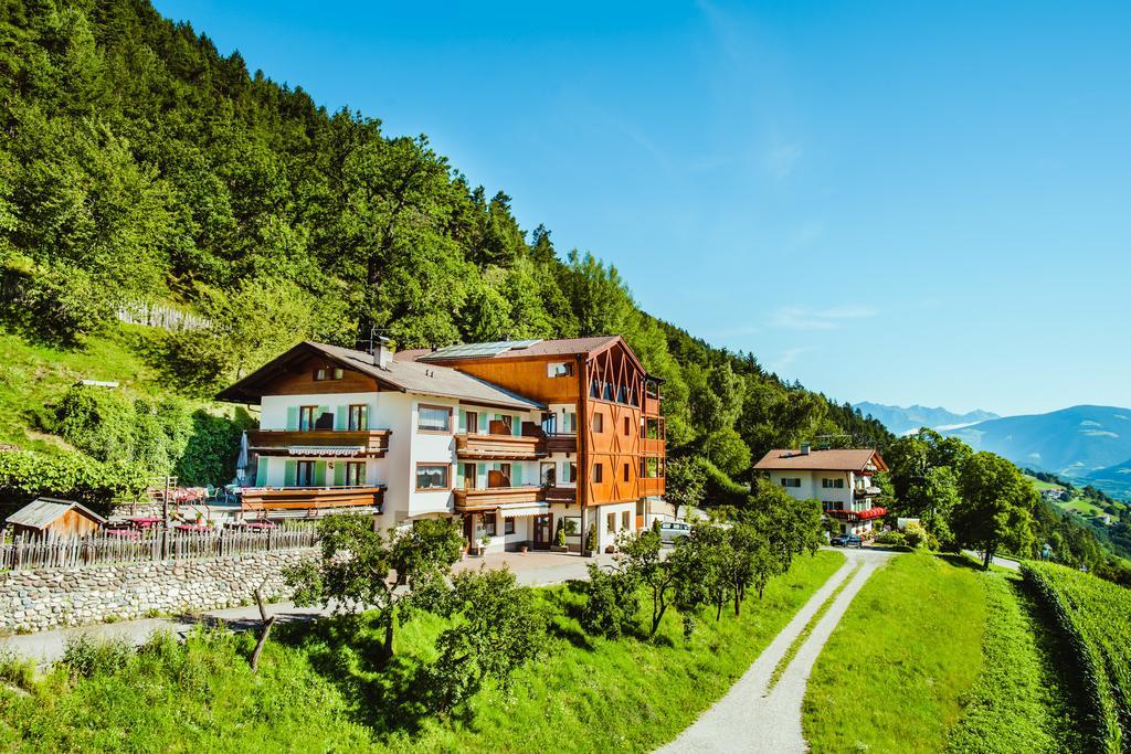 Gasthof Hotel Woehrmaurer Feldthurns Exterior foto